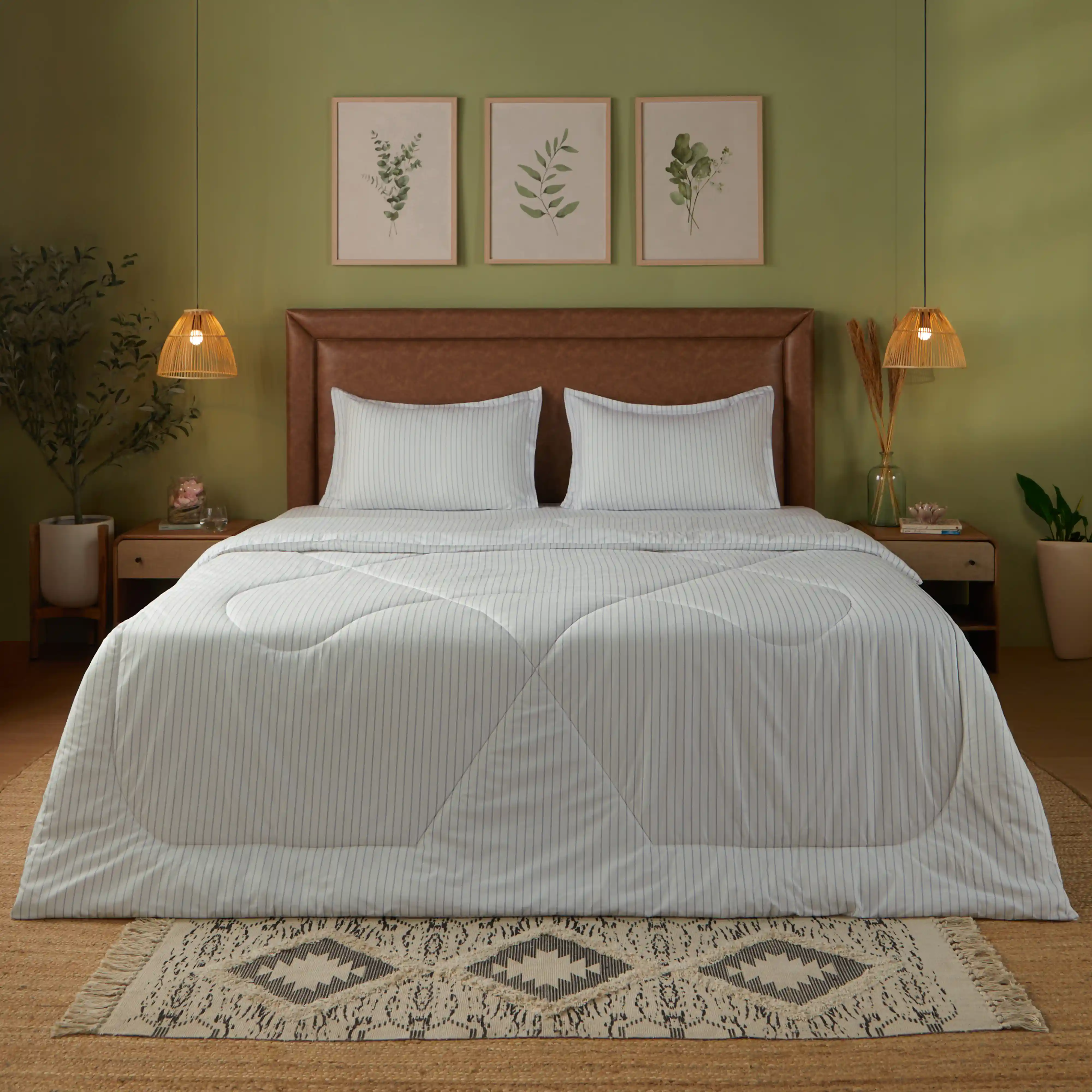 Bloomshire Classic | Everyday Charm Printed 120GSM Reversible Comforter-Blue - Image 7