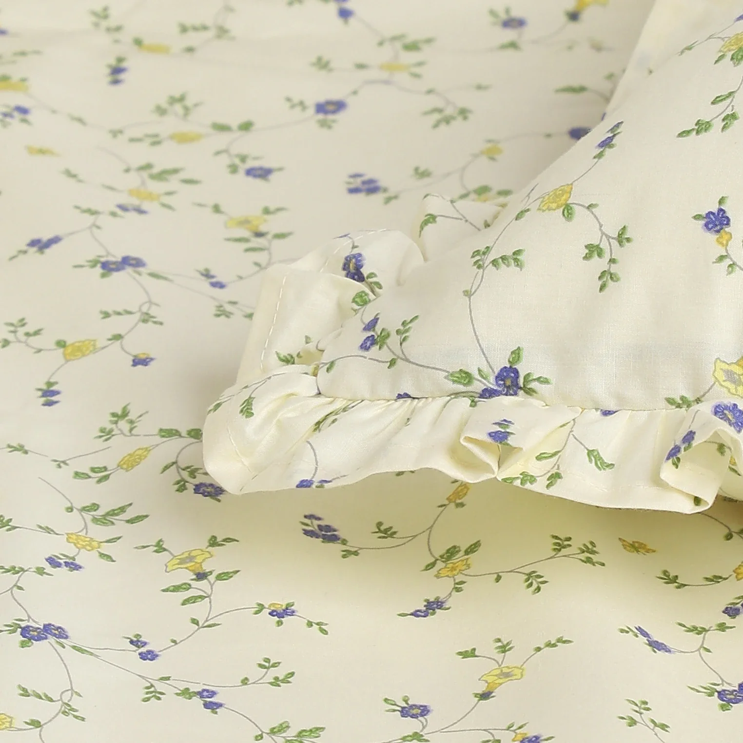 Bloomshire Luxe | Romantic Flora Printed Cotton Bedsheet Set | Pillow Cover with Frills-Cream Bloom - Image 5