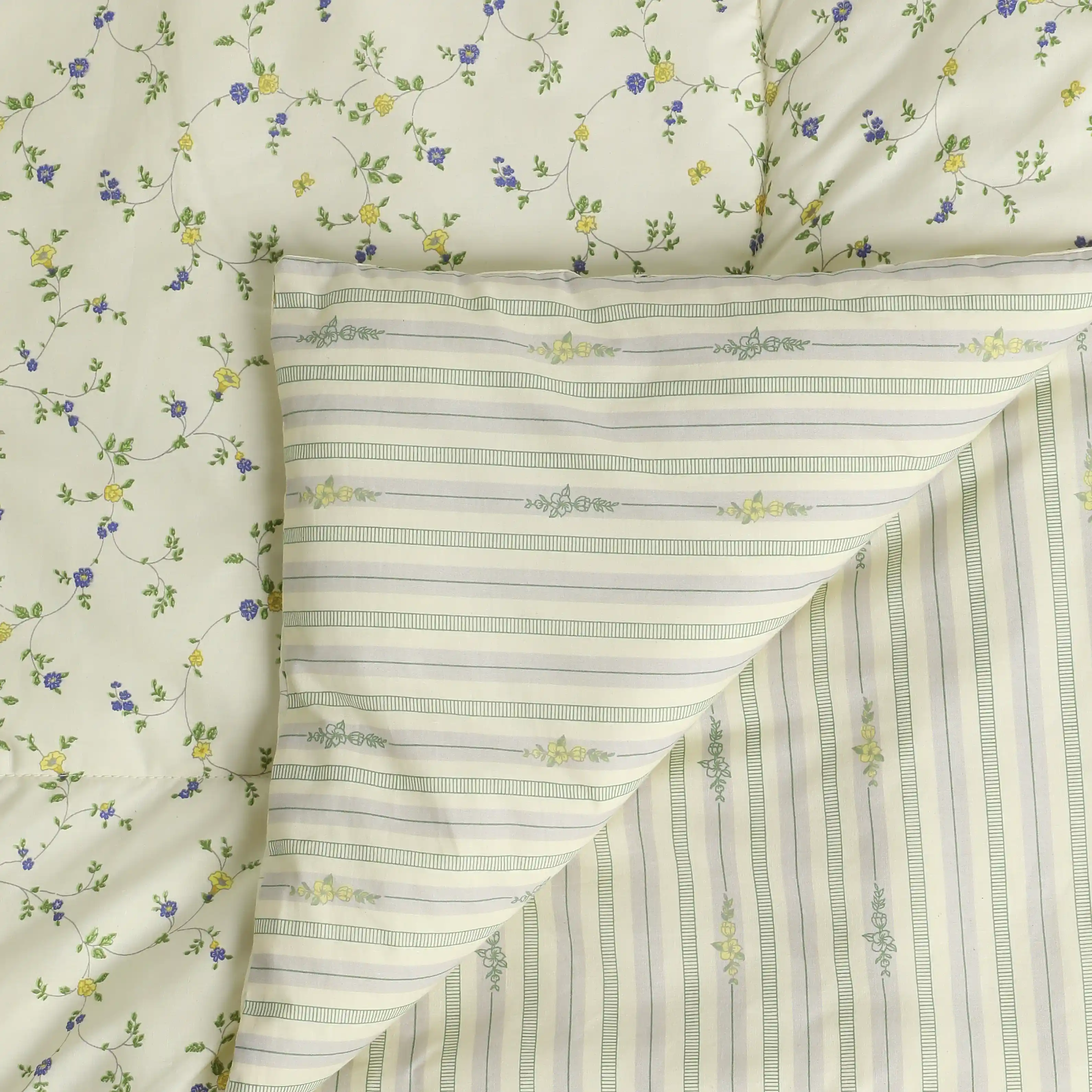 Bloomshire Luxe | Romantic Flora Printed 120GSM Reversible Comforter-Cream Bloom - Image 5