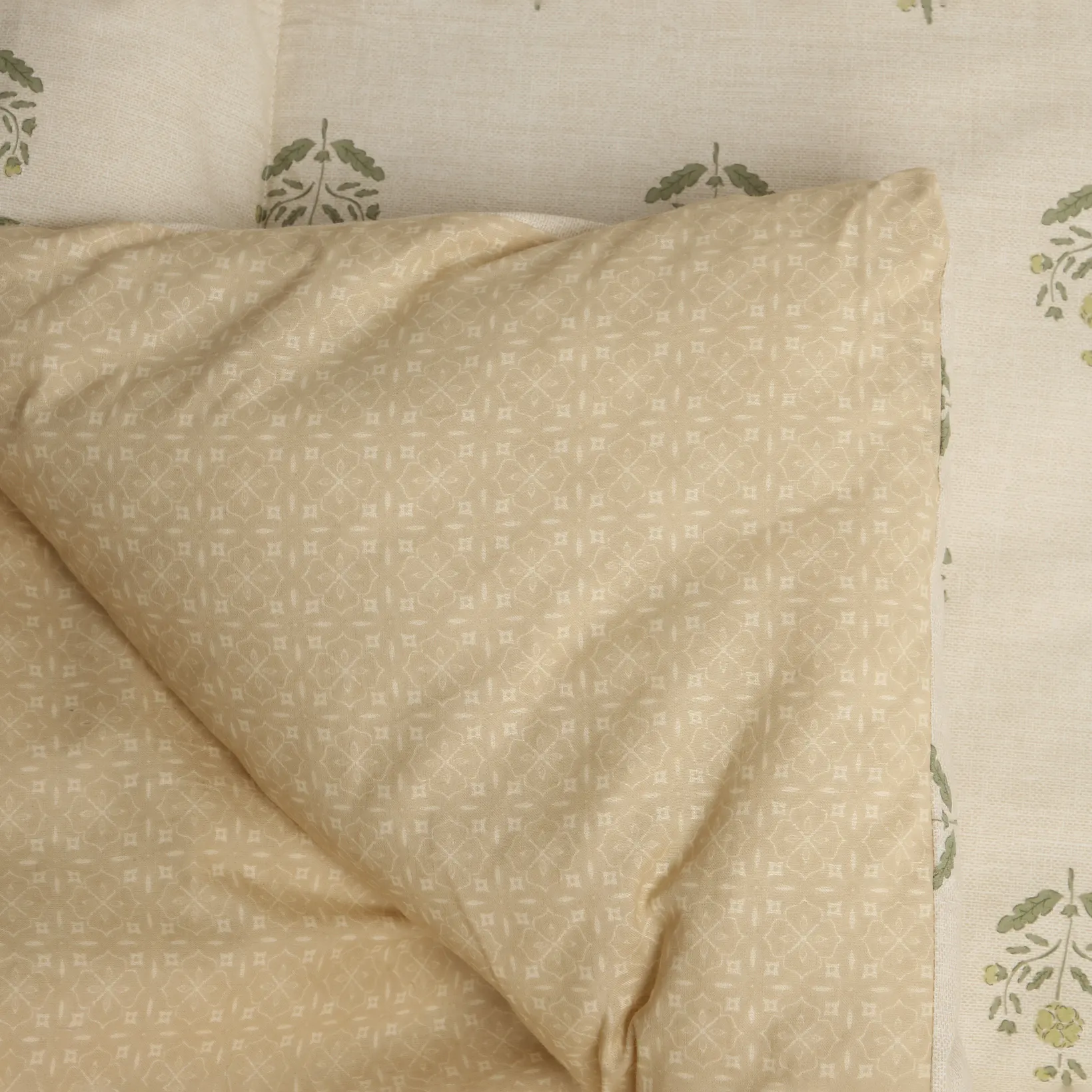 Chippa Lane | Contemporary Indian Print Design 240GSM Reversible Comforter for Extra Warmth-Indian Moss - Image 5