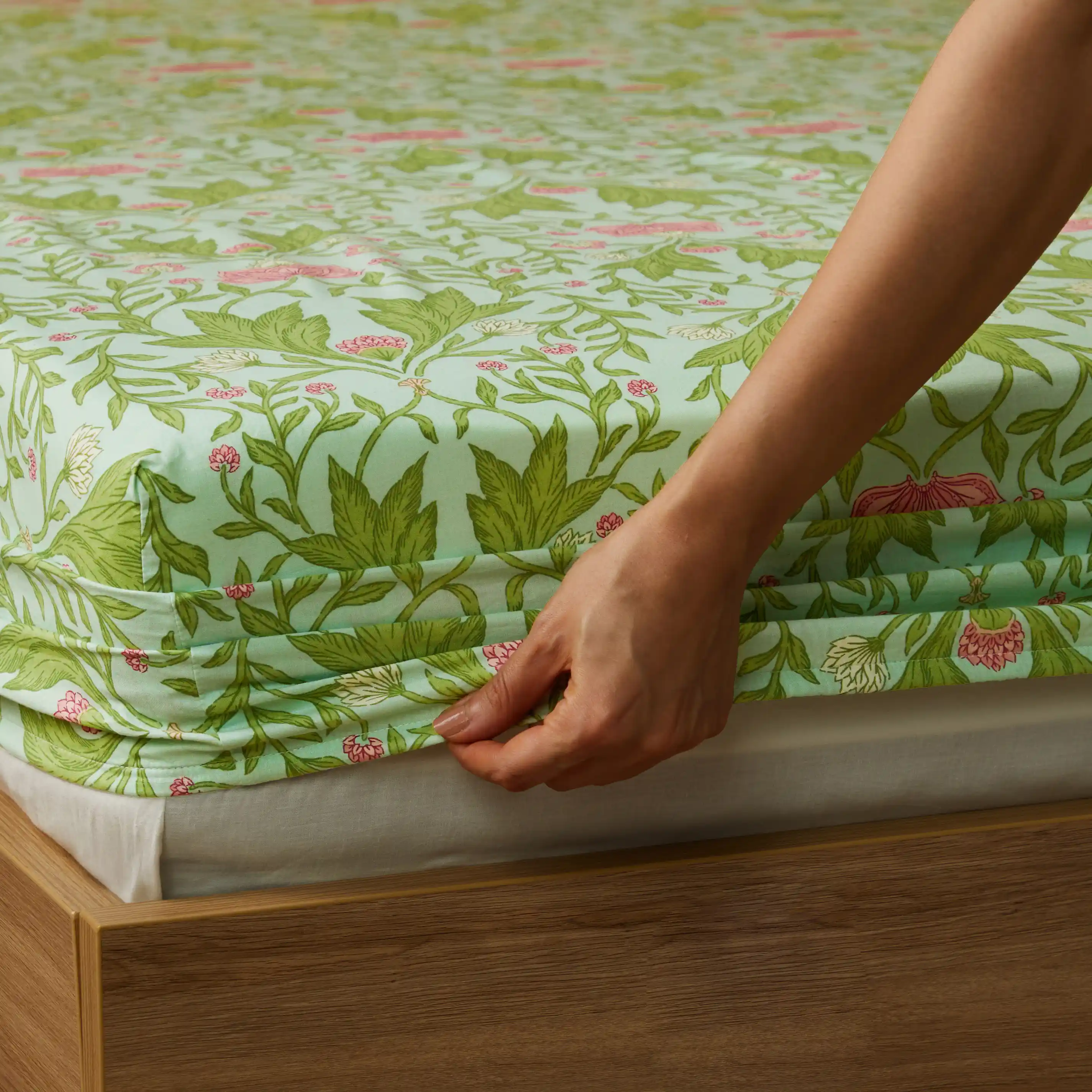 Chippa Lane | Contemporary Indian Print Design Cotton Fitted Sheet Set-Sage Mint - Image 4