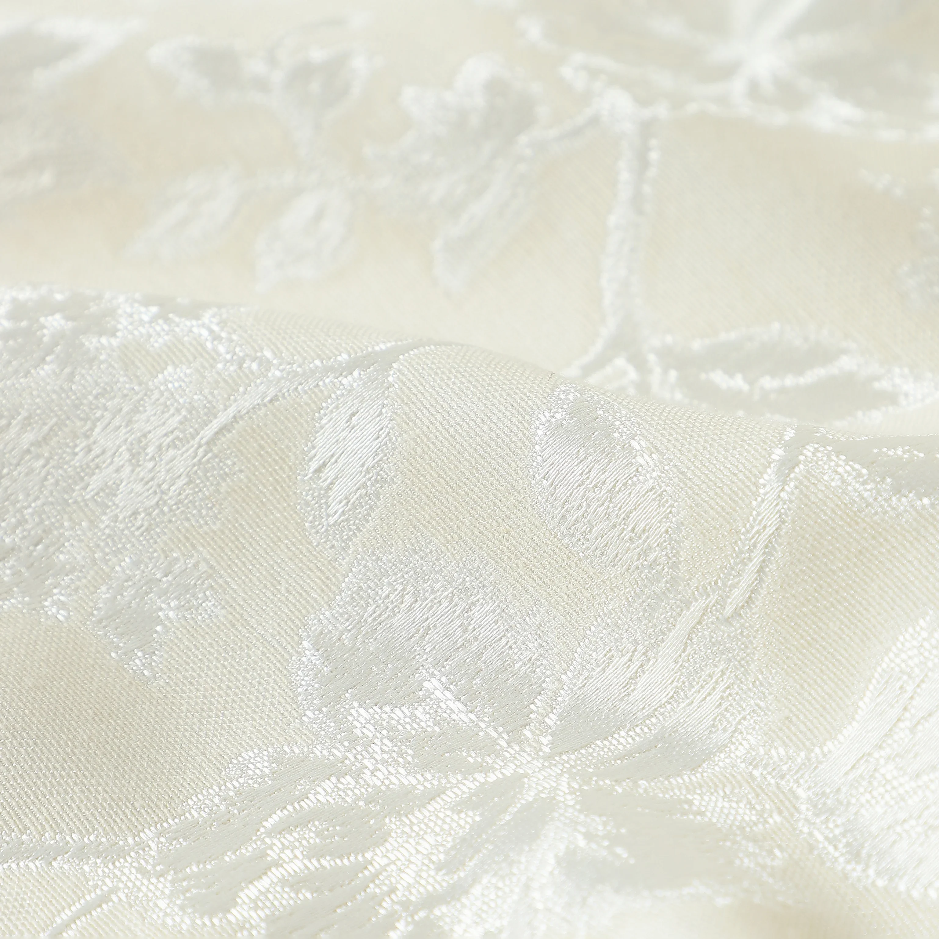 De Jacquard - Luxe Set Of 2 Jacquard Readymade Curtains | Monochrome Flora - Image 7