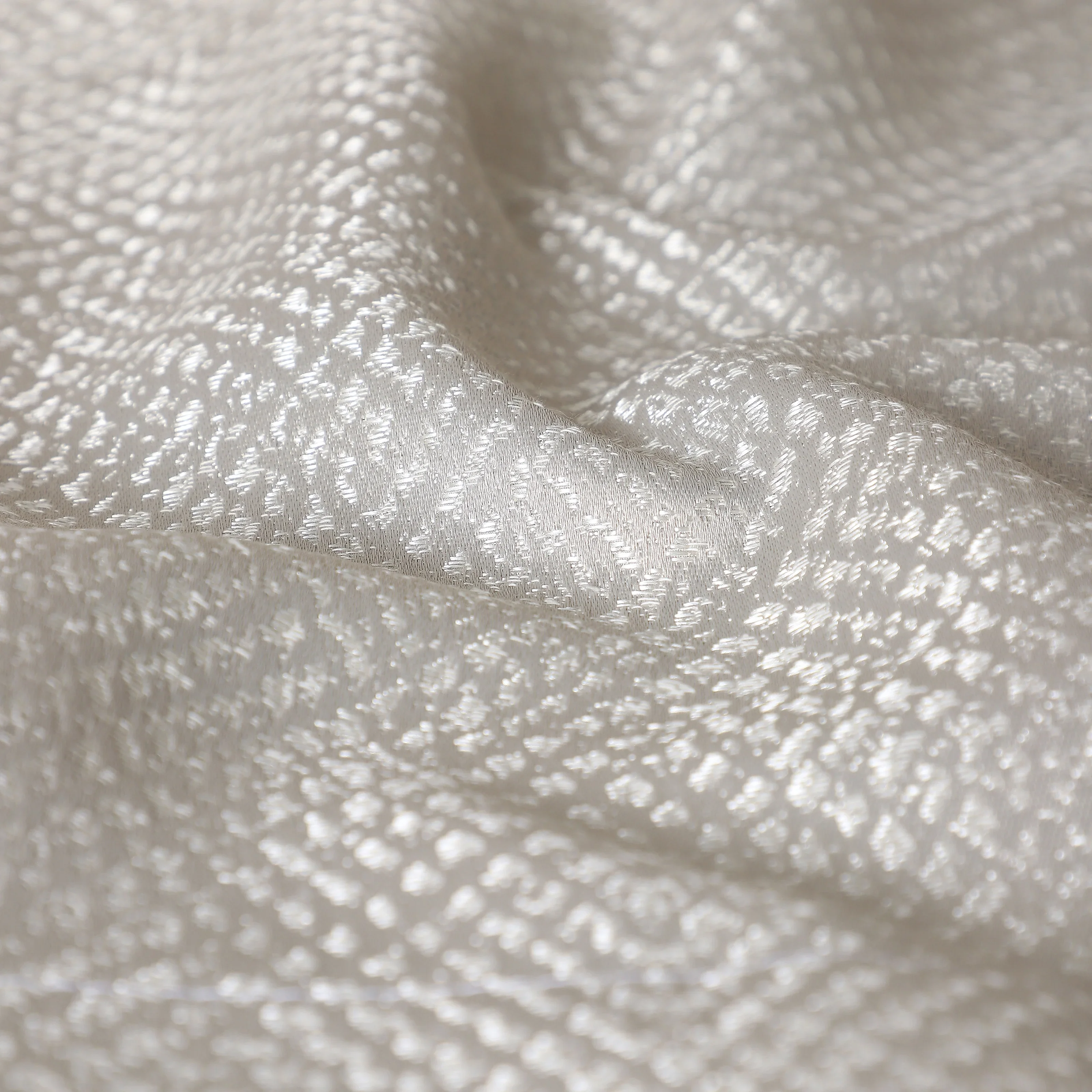 De Jacquard - Luxe Set Of 2 Jacquard Readymade Curtains | Natural Imprint - Image 15