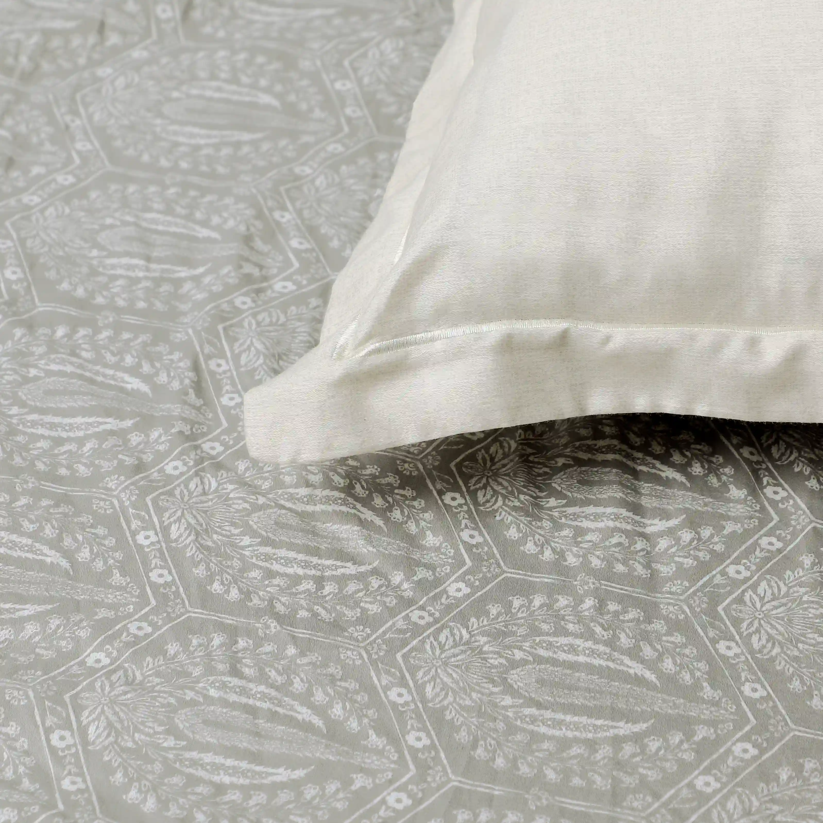 Fergana | 250TC Artistic Bohemian Printed Cotton Bedsheet Set | Pillow Cover with Merrow Hem Treatment - Image 10