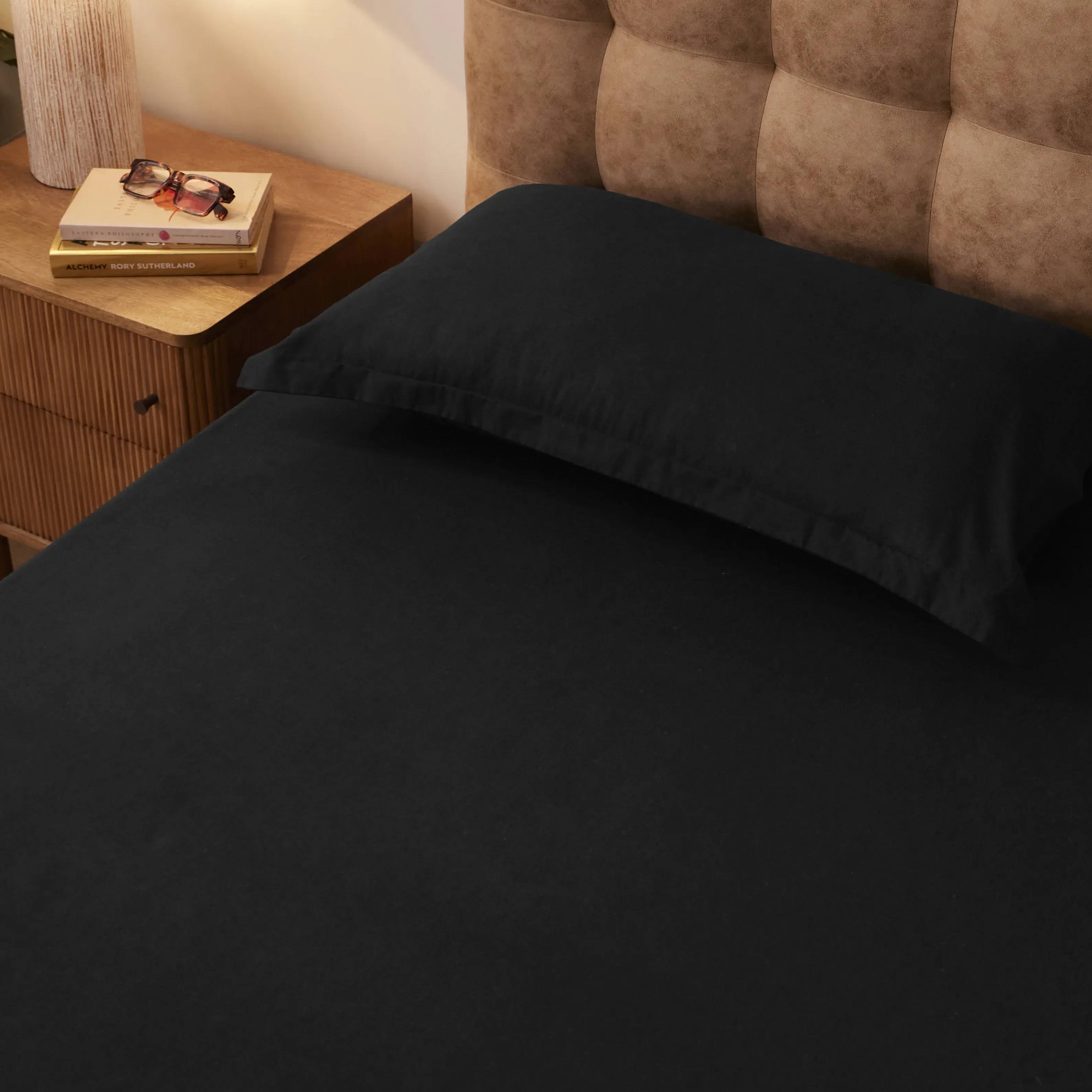 Paleto | Everyday Hues Solid Dyed Cotton Bedsheet Set-Black - Image 2