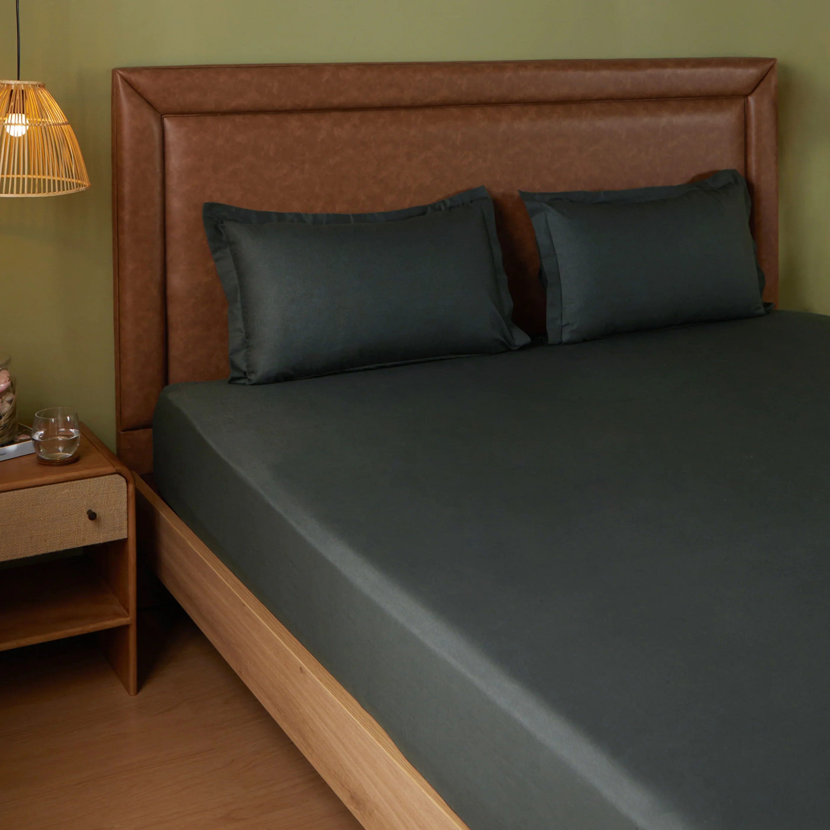 Paleto | Everyday Hues Solid Dyed Cotton Bedsheet Set-Dark Grey - Image 11