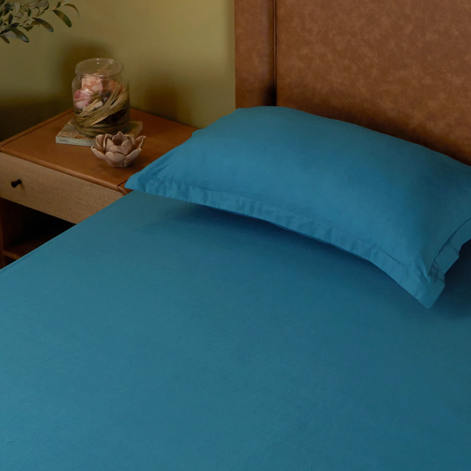 Paleto | Everyday Hues Solid Dyed Cotton Bedsheet Set-Mineral - Image 2