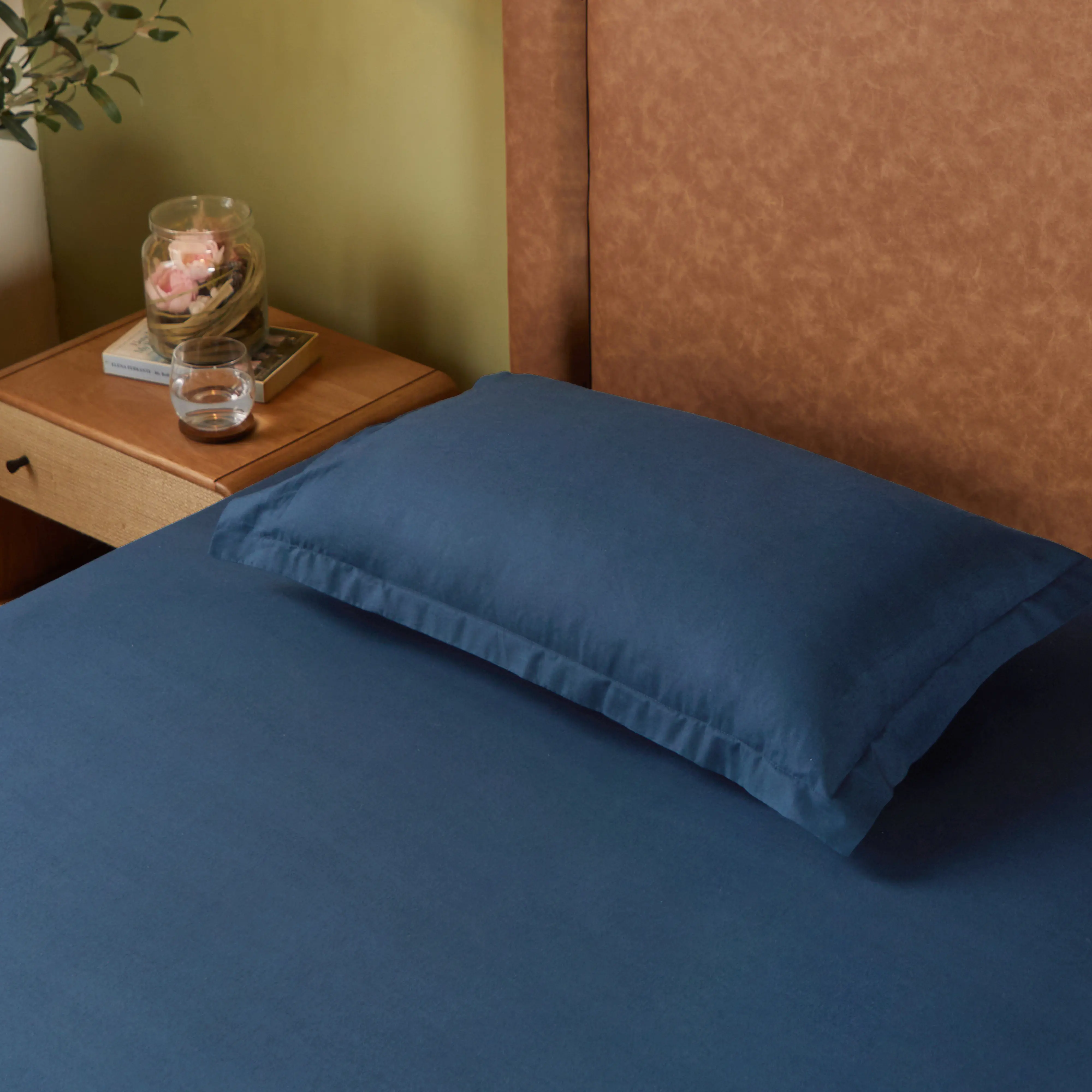 Paleto | Everyday Hues Solid Dyed Cotton Bedsheet Set-Navy - Image 2