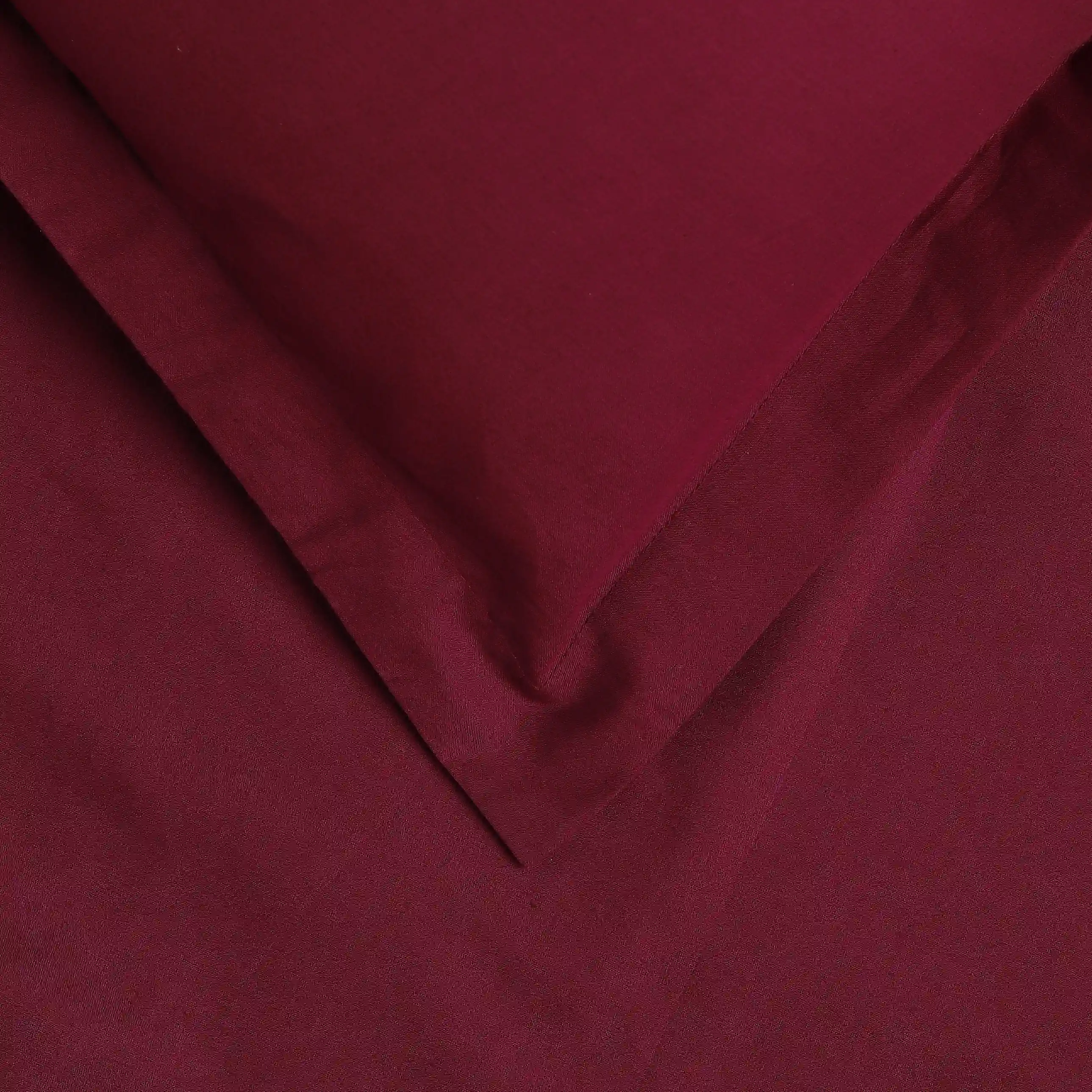 Paleto | Everyday Hues Solid Dyed Cotton Bedsheet Set-Windsor Wine - Image 5