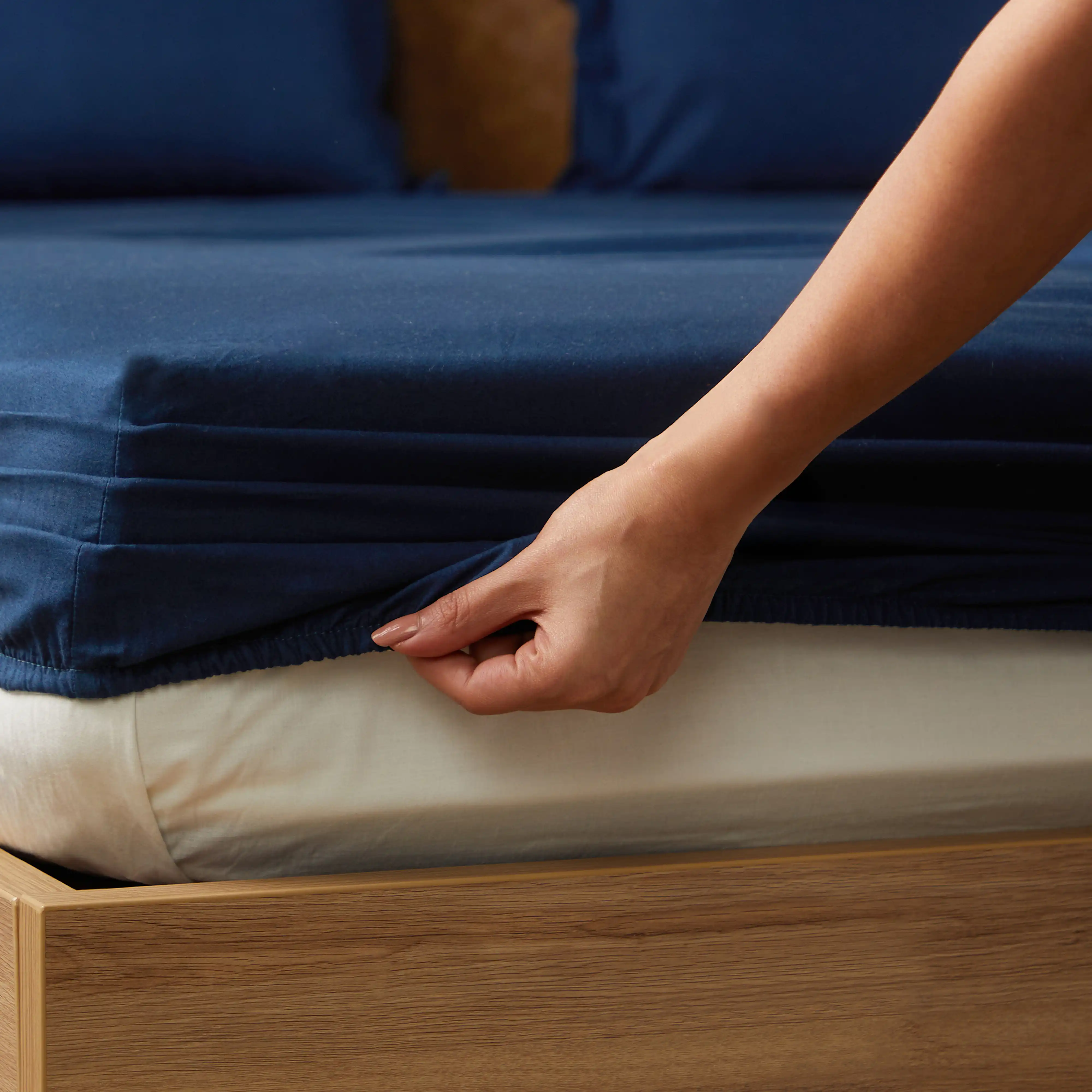 Paleto | Everyday Hues Solid Dyed Cotton Fitted Sheet Set-Navy - Image 4