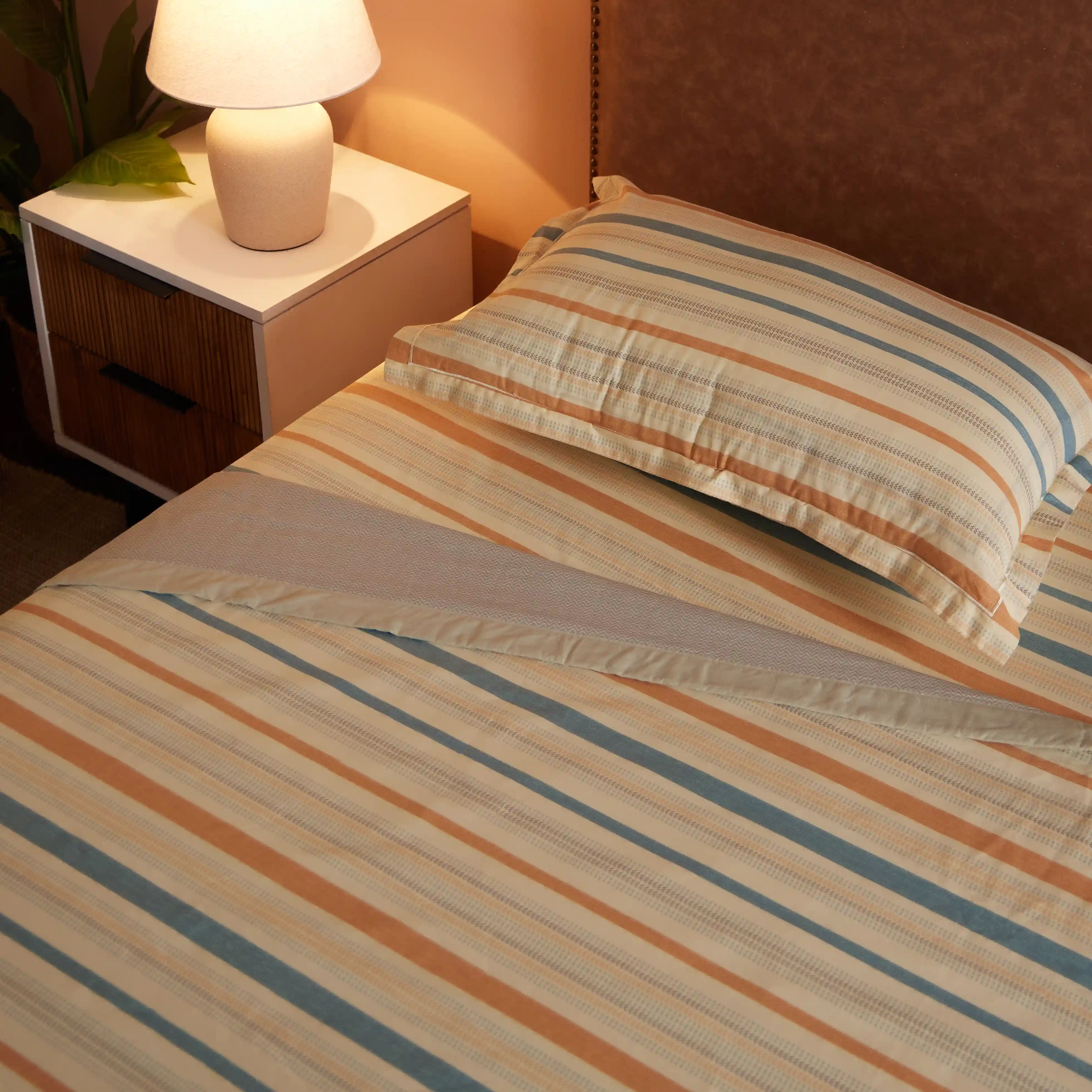 Threadscapes | Woven Textured Printed Reversible Dohar with Super Soft Flannel Layering-Multicolour - Image 2